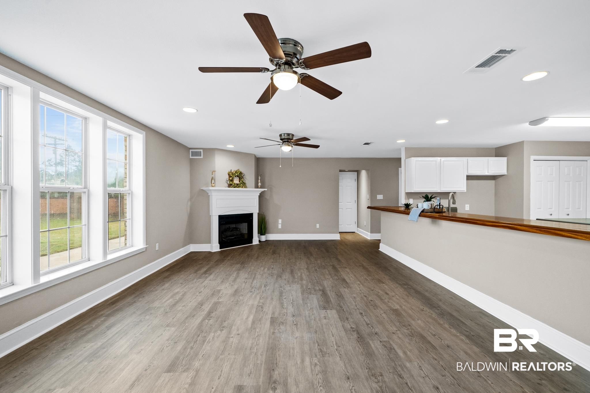 4586 Spinnaker Way Orange Beach, AL 36561 - Photo 13 of 37 Great Room