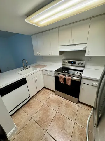 $365,000 | 9189 Fontainebleau Boulevard, Unit 502, Miami, FL 33172