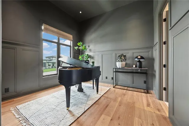 $1,155,796 | 16913 Parkhill Street, Overland Park, KS 66221