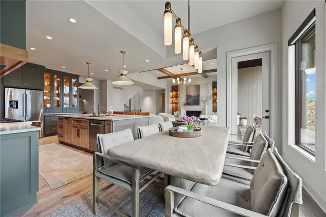 $1,155,796 | 16913 Parkhill Street, Overland Park, KS 66221