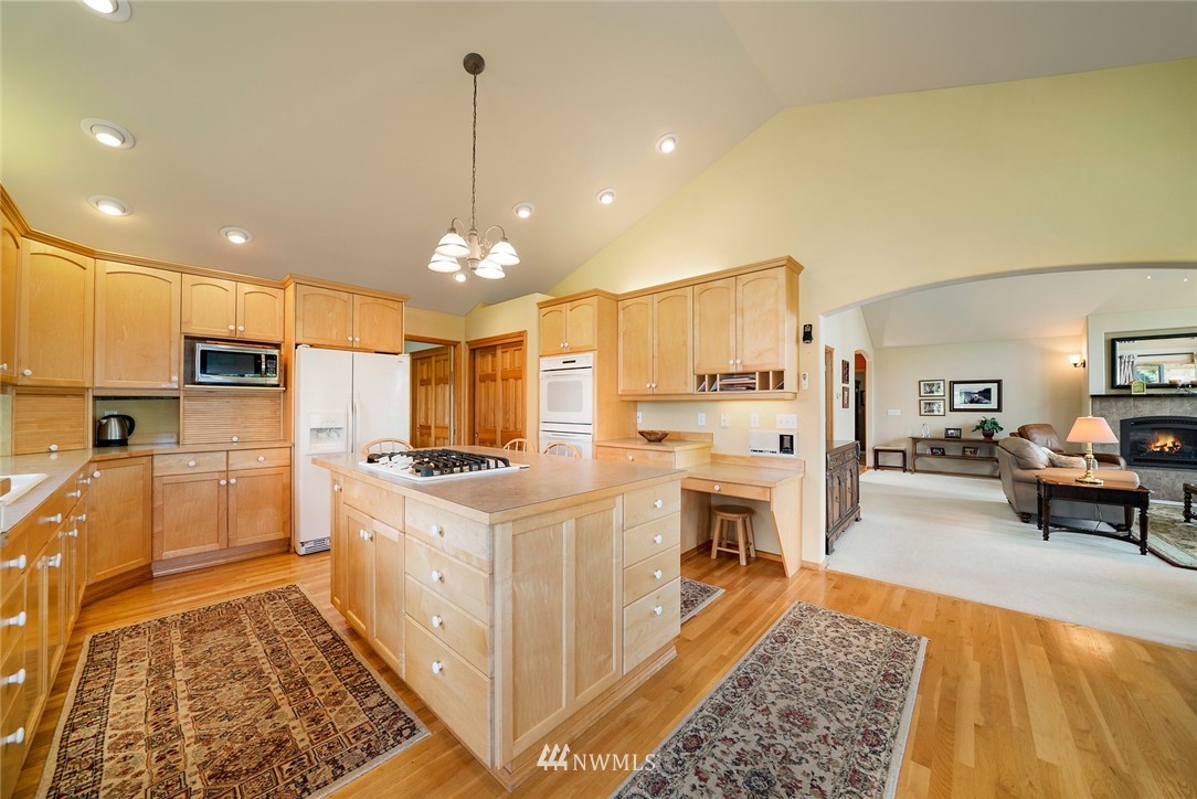 7938 Kelly Beach Road Southeast Olympia, WA 98513 - Photo 12 of 25 Gallery Image 12