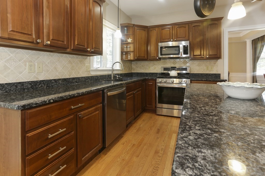 18 Beverly Road Bedford, MA 01730 - Photo 8 of 30 Gallery Image 8