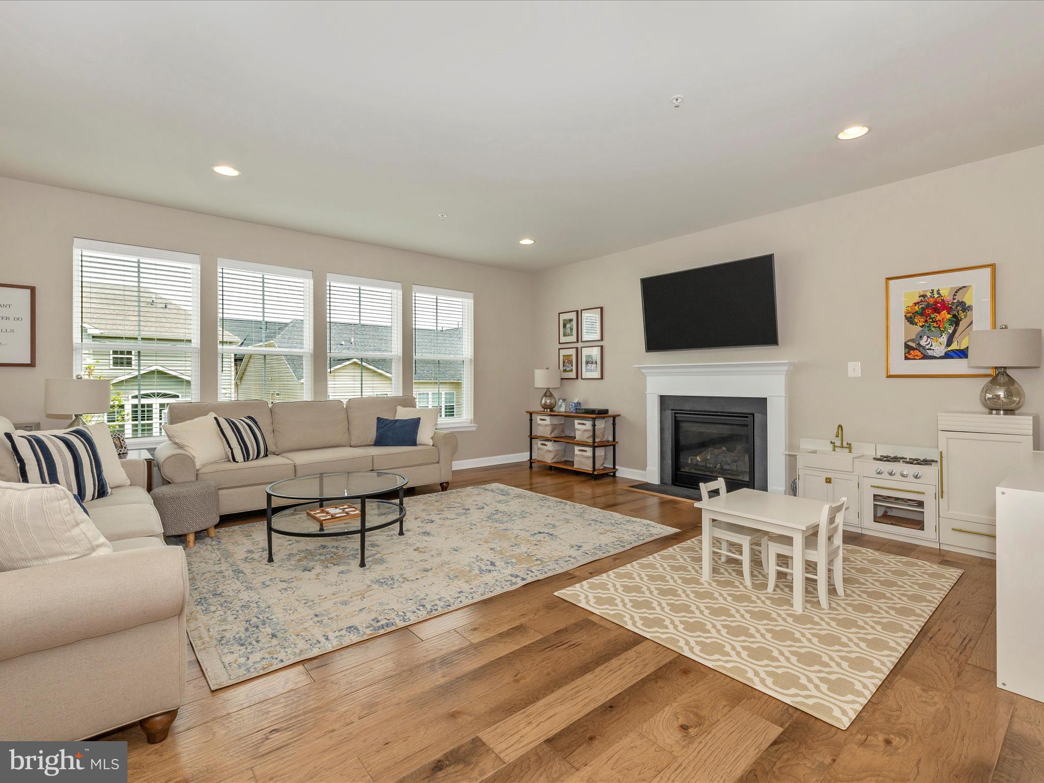 827 Holden Road Frederick, MD 21701 - Photo 19 of 61 Family Room