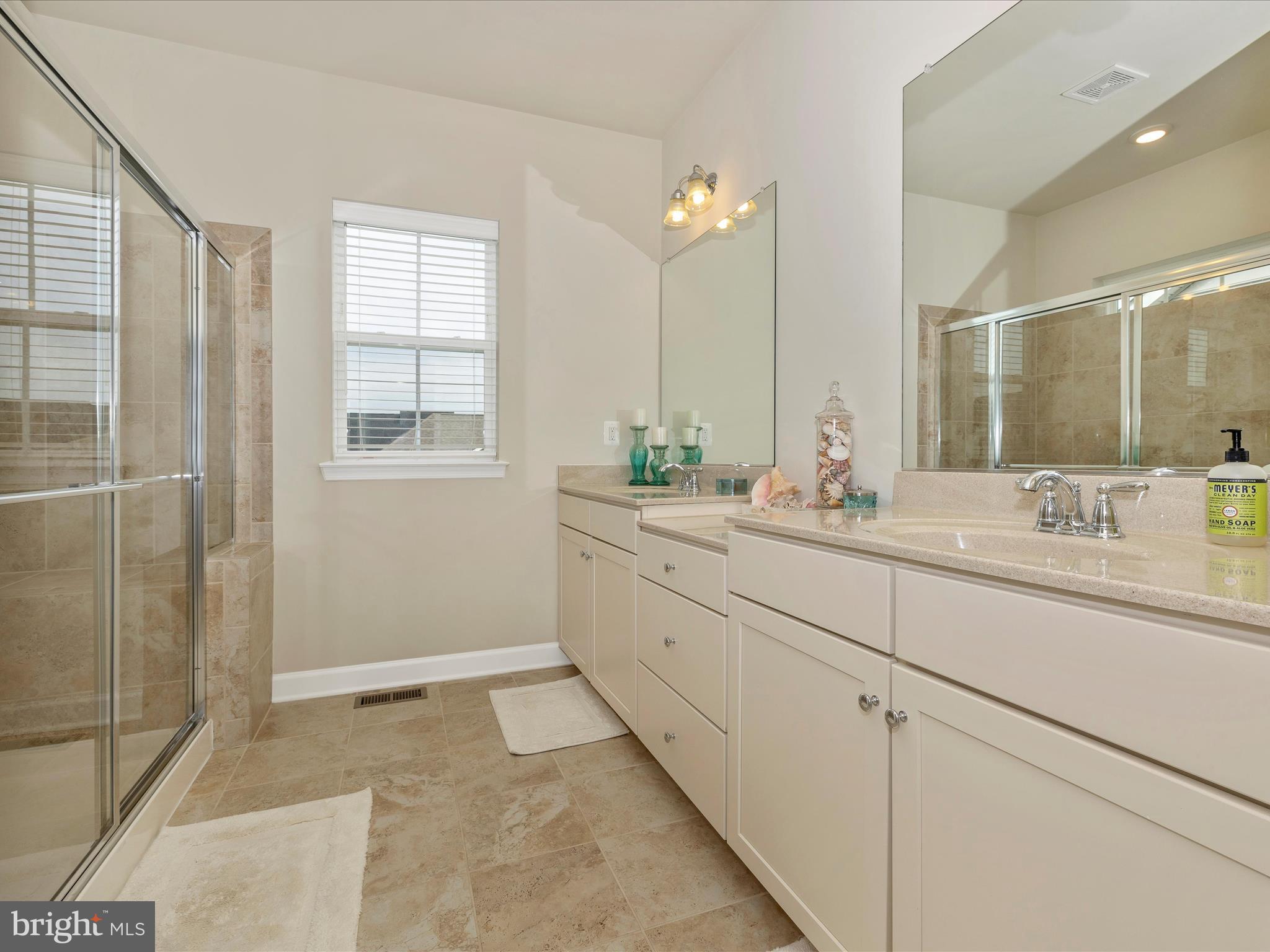 827 Holden Road Frederick, MD 21701 - Photo 33 of 61 Primary Bathroom