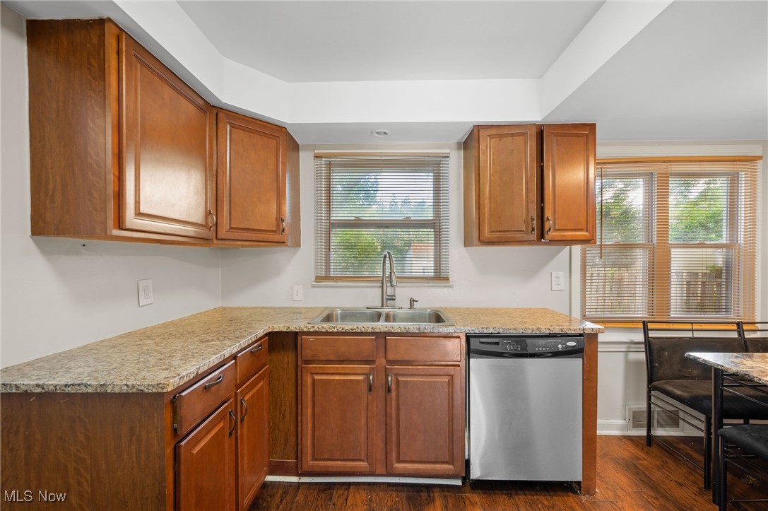 3867 Covington Road South Euclid, OH 44121 - Photo 7 of 28 Gallery Image 7
