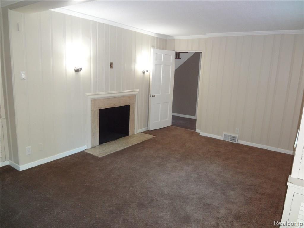 19800 Canterbury Road Detroit, MI 48221 - Photo 21 of 51 Family Room 2.JPG