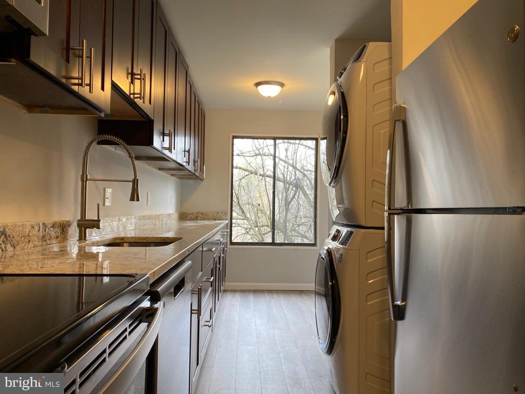 15714 Dorset Road, Unit 201 Laurel, MD 20707 - Photo 3 of 14 KITCHEN