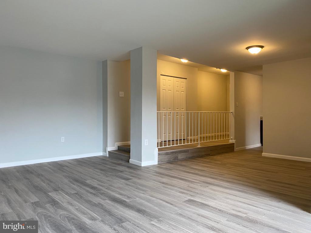 15714 Dorset Road, Unit 201 Laurel, MD 20707 - Photo 6 of 14 LIVING ROOM