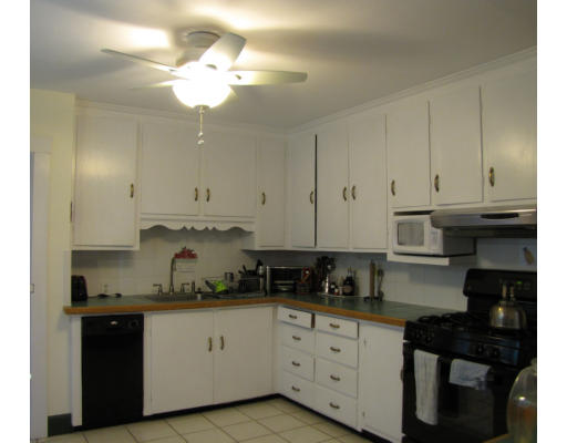 8 Sunnybank Road, Unit 8 Watertown, MA 02472 - Photo 7 of 17 Gallery Image 7