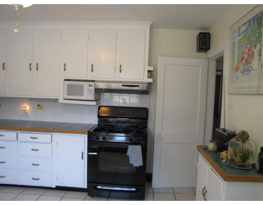 8 Sunnybank Road, Unit 8 Watertown, MA 02472 - Photo 8 of 17 Gallery Image 8