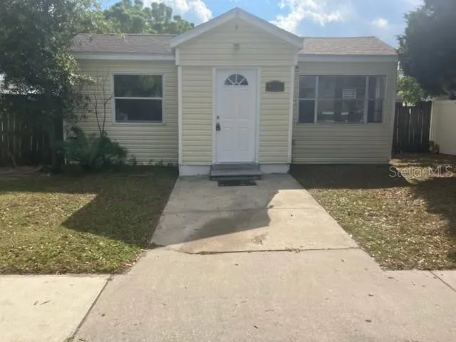 $1,595 | 4170 55th Avenue North, St. Petersburg, FL 33714