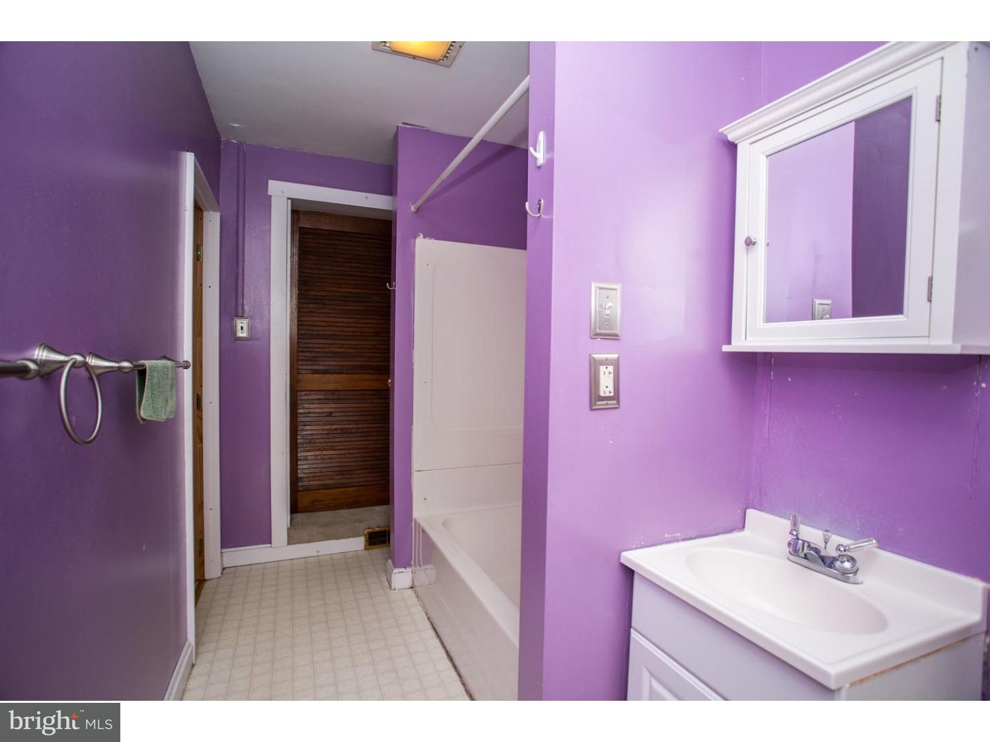 236 Chestnut Street Spring City, PA 19475 - Photo 21 of 25 Bathroom