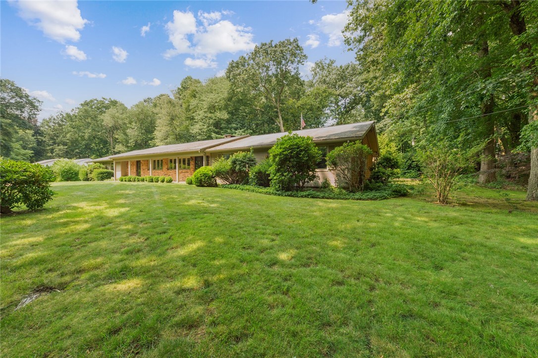 117 Heritage Drive Warwick, RI 02818 - Photo 2 of 31