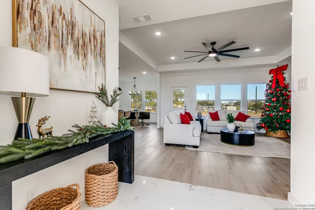 $385,000 | 16724 Llano Estacado Drive, Atascosa, TX 78002