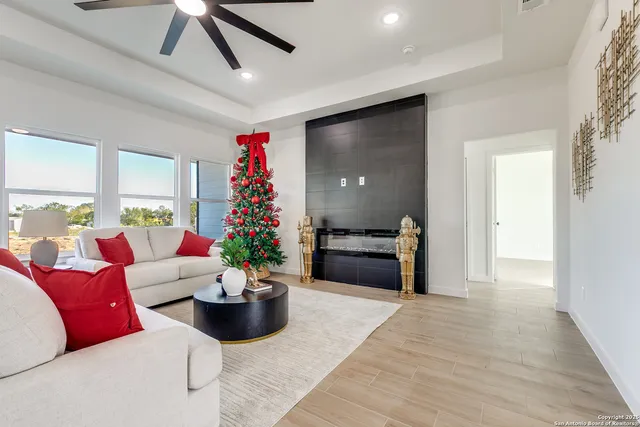 $385,000 | 16724 Llano Estacado Drive, Atascosa, TX 78002