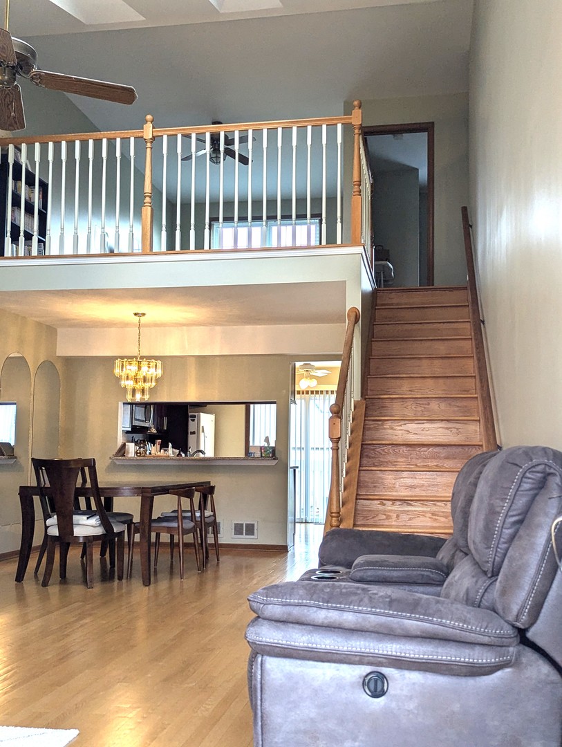 1466 Garnet Circle Hoffman Estates, IL 60192 - Photo 8 of 23 a view of kitchen with dining area