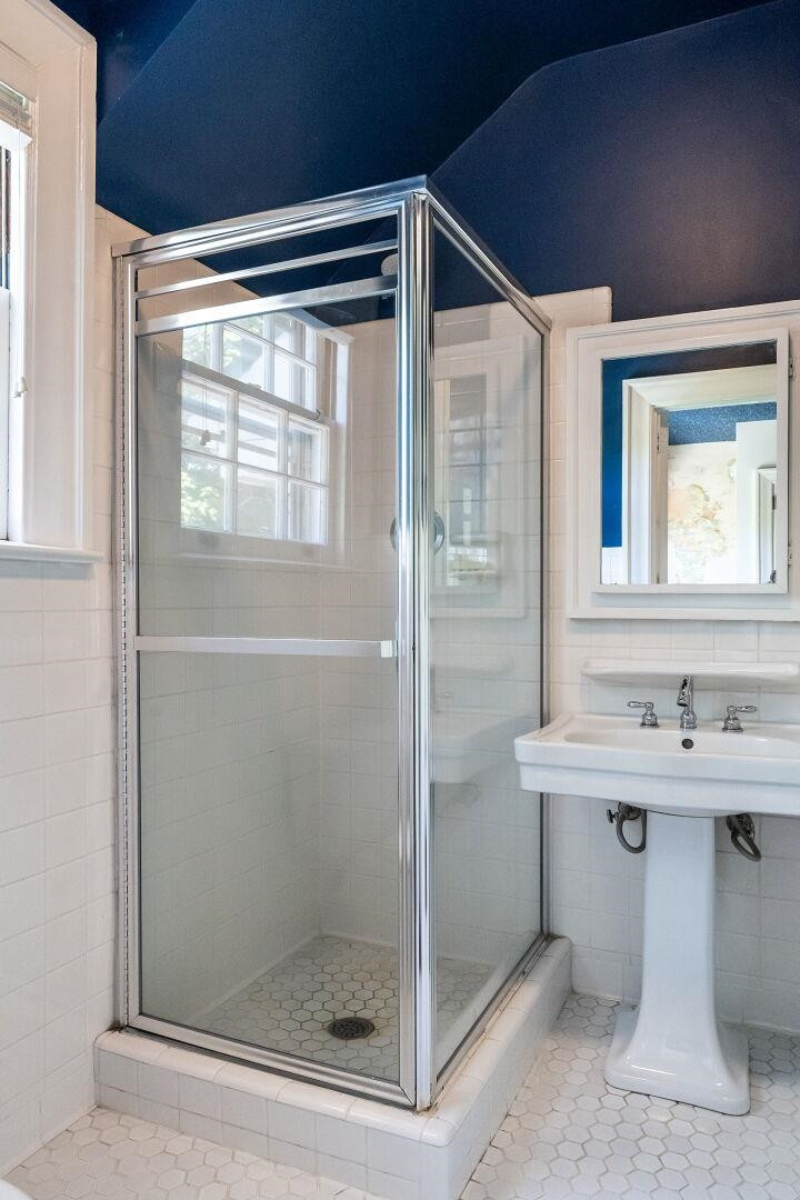 1535 Carr Street Raleigh, NC 27608 - Photo 32 of 41 Bathroom
