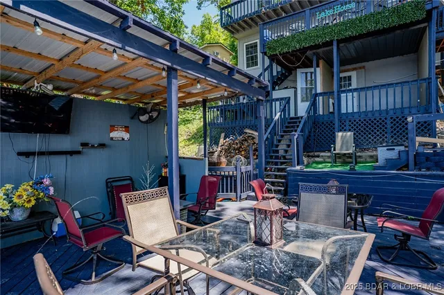 $466,000 | 30906 Carr Lane, Rocky Mount, MO 65072