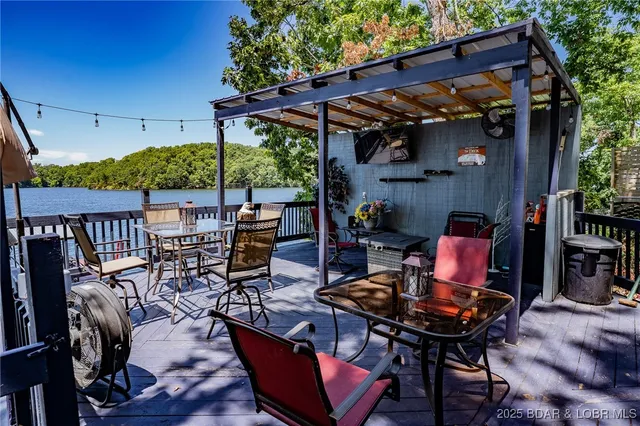 $466,000 | 30906 Carr Lane, Rocky Mount, MO 65072