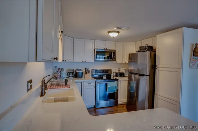 $466,000 | 30906 Carr Lane, Rocky Mount, MO 65072