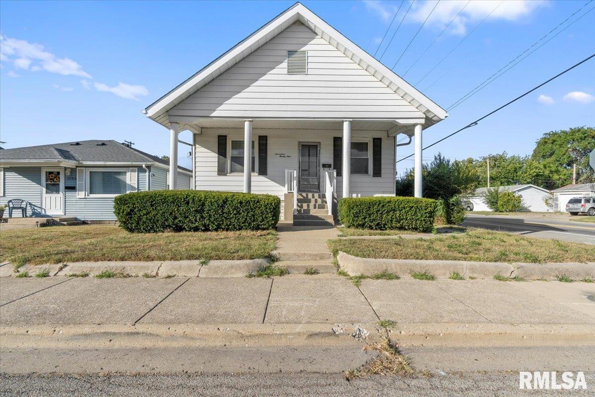 1729 East Converse Street Springfield, IL 62702 - Photo 1 of 42