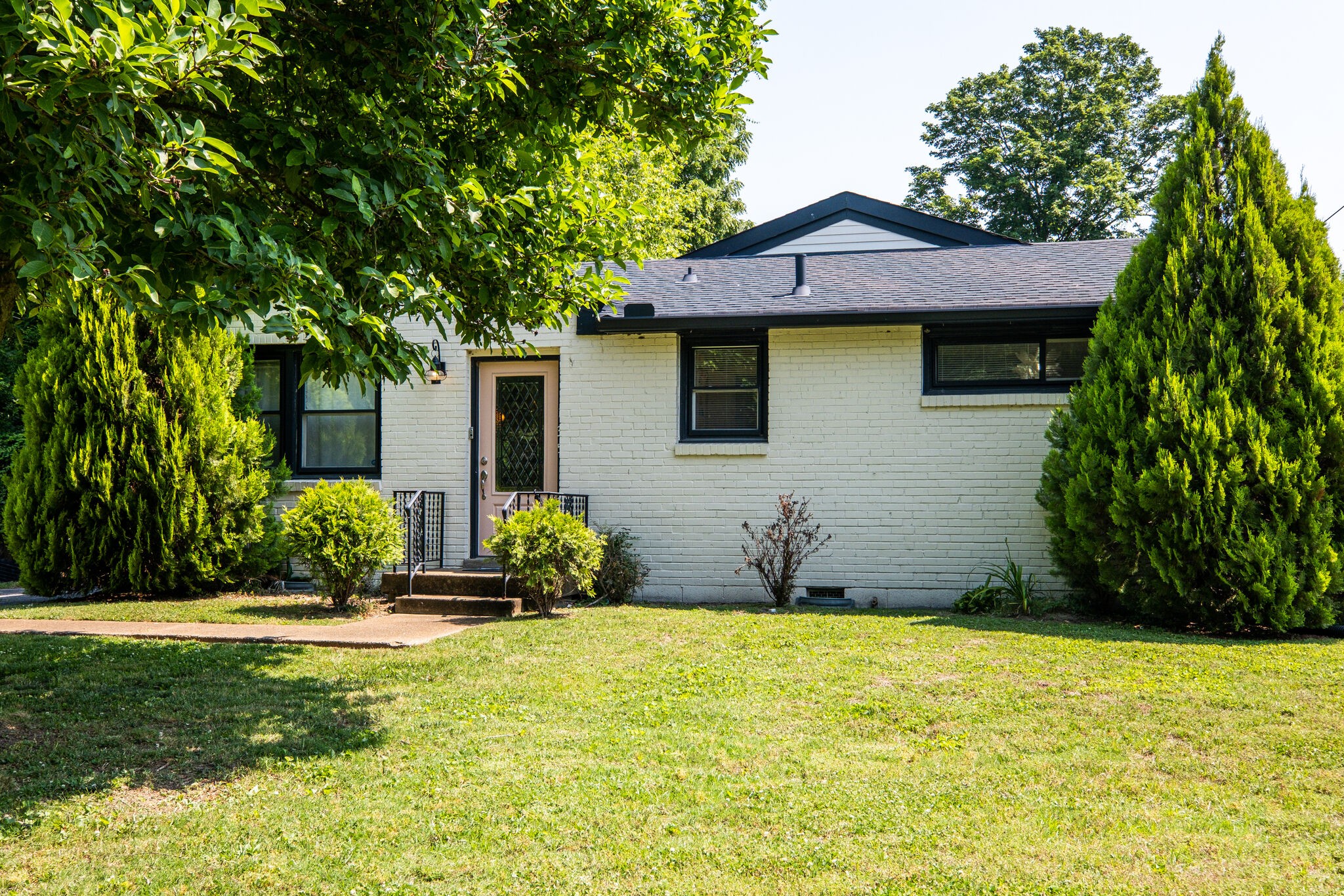 135 Scenic View Road Old Hickory, TN 37138 - Photo 3 of 29 Gallery Image 3