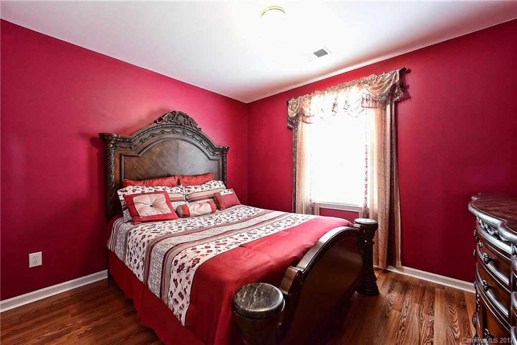 3755 Brookchase Lane Charlotte, NC 28205 - Photo 16 of 24