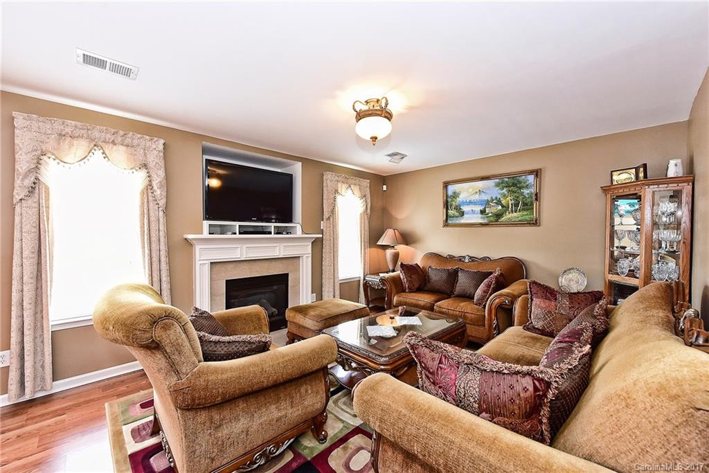 3755 Brookchase Lane Charlotte, NC 28205 - Photo 9 of 24