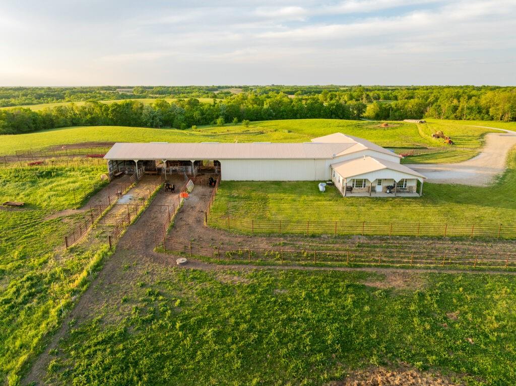 2747 Chalk Run Road Albany, MO 64402 - Photo 2 of 8