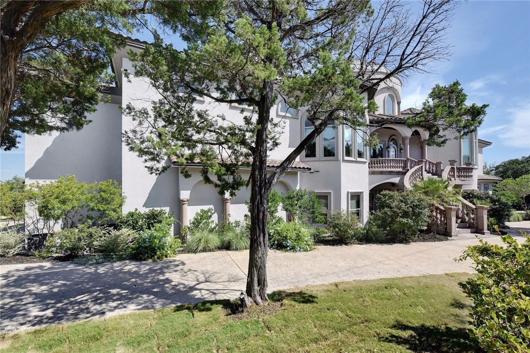a front view of house with yard