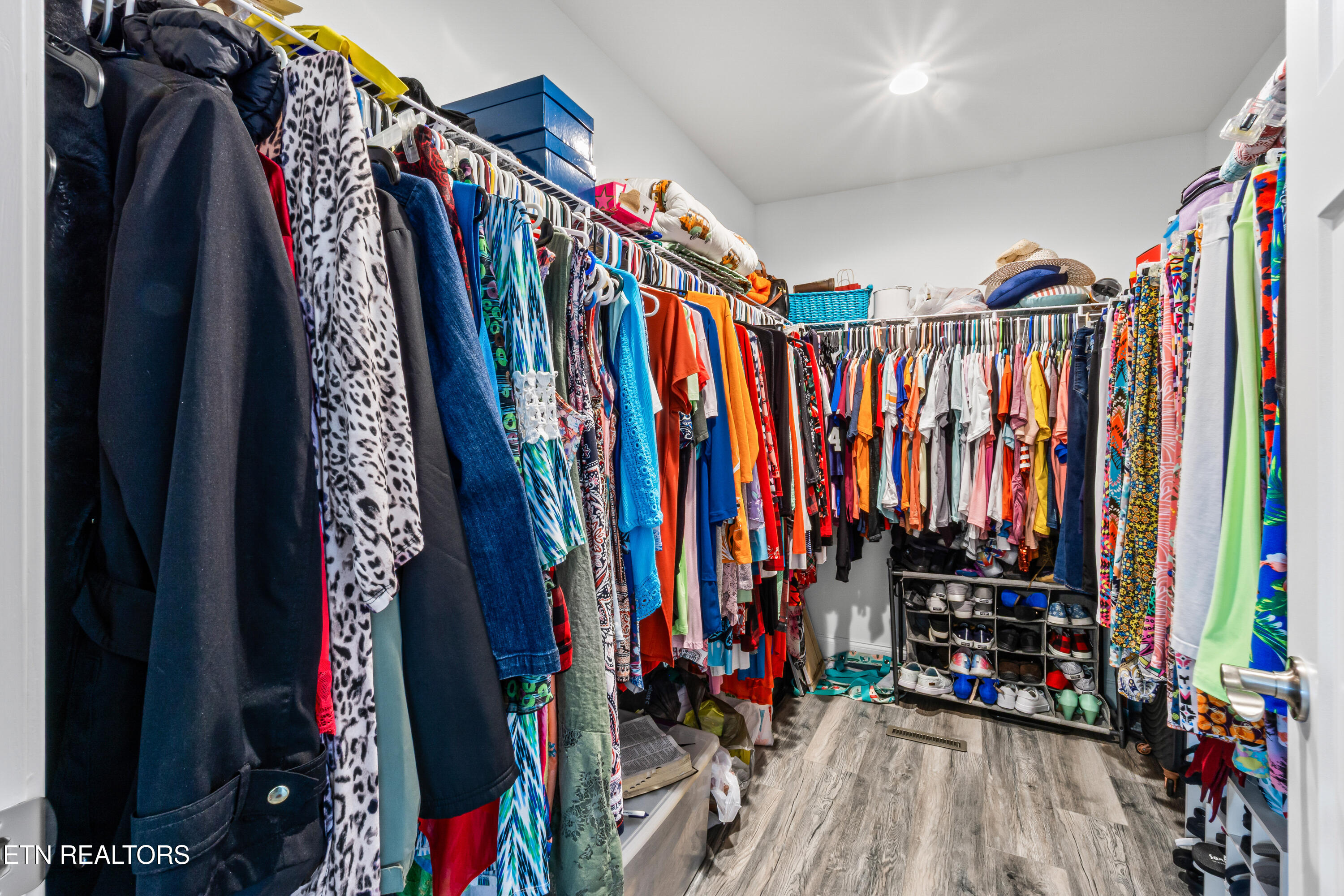 197 Panther Valley Road Crossville, TN 38555 - Photo 13 of 33 Primary closet