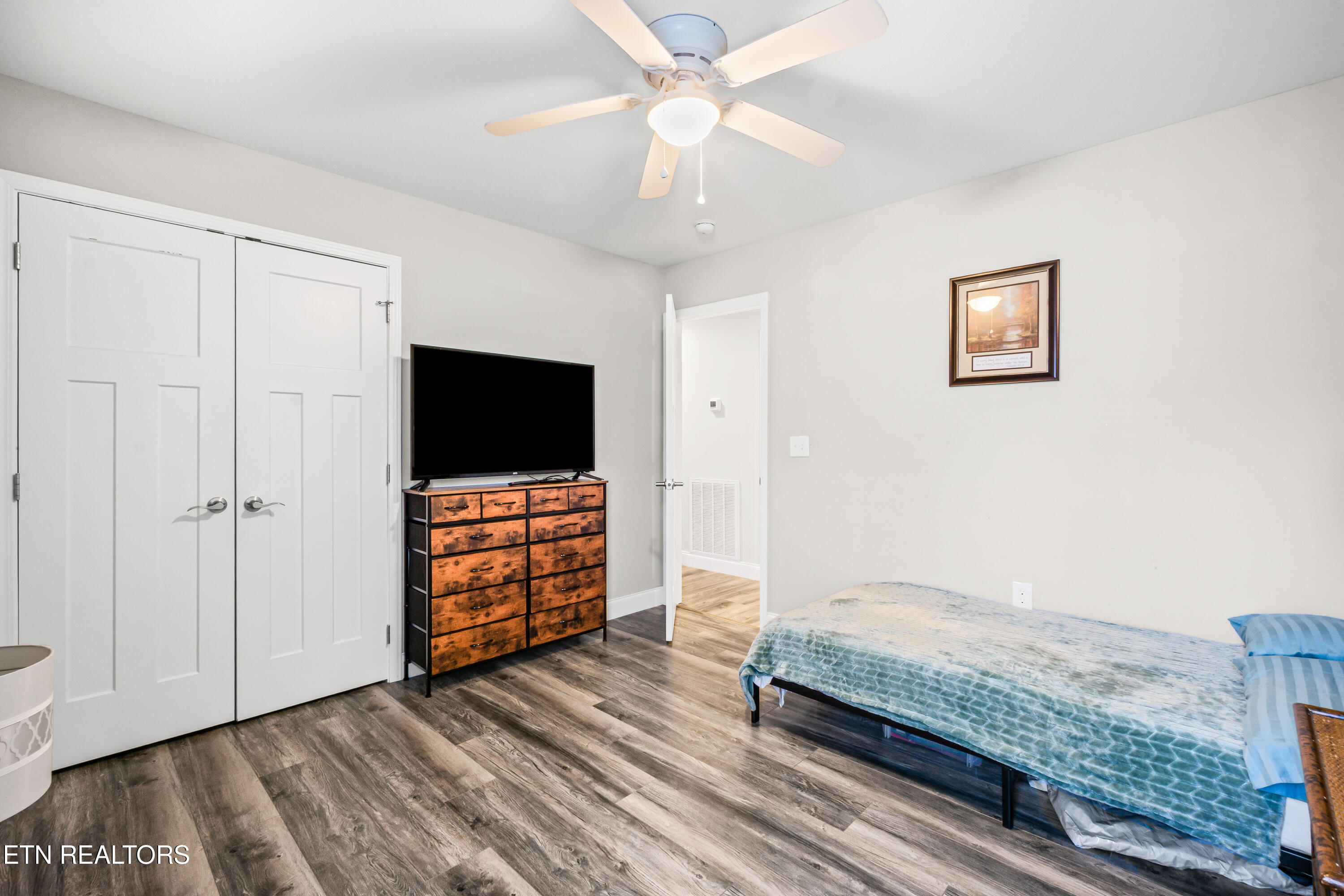 197 Panther Valley Road Crossville, TN 38555 - Photo 16 of 33 Guest Bedroom 1