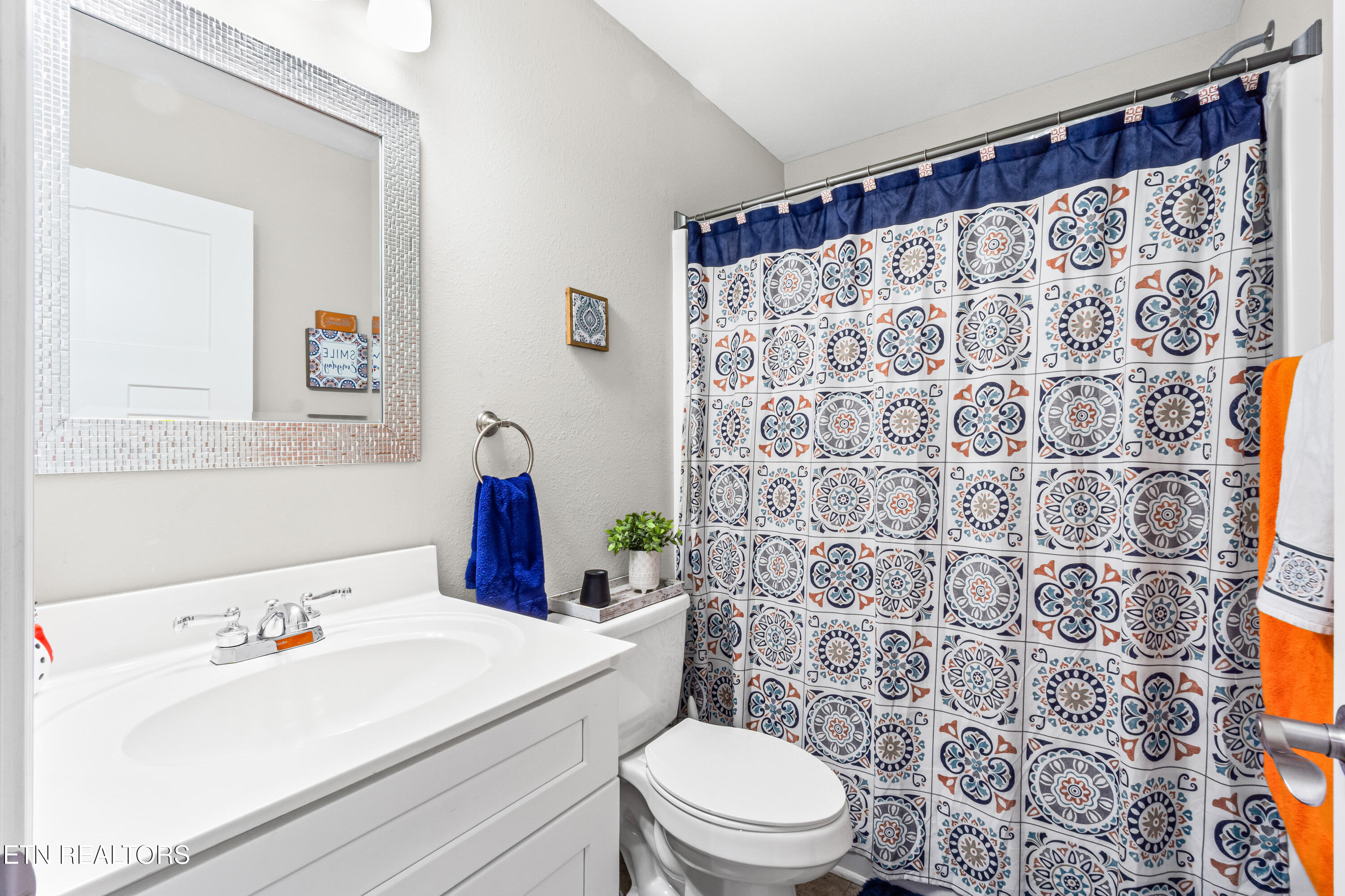 197 Panther Valley Road Crossville, TN 38555 - Photo 17 of 33 Guest Bathroom