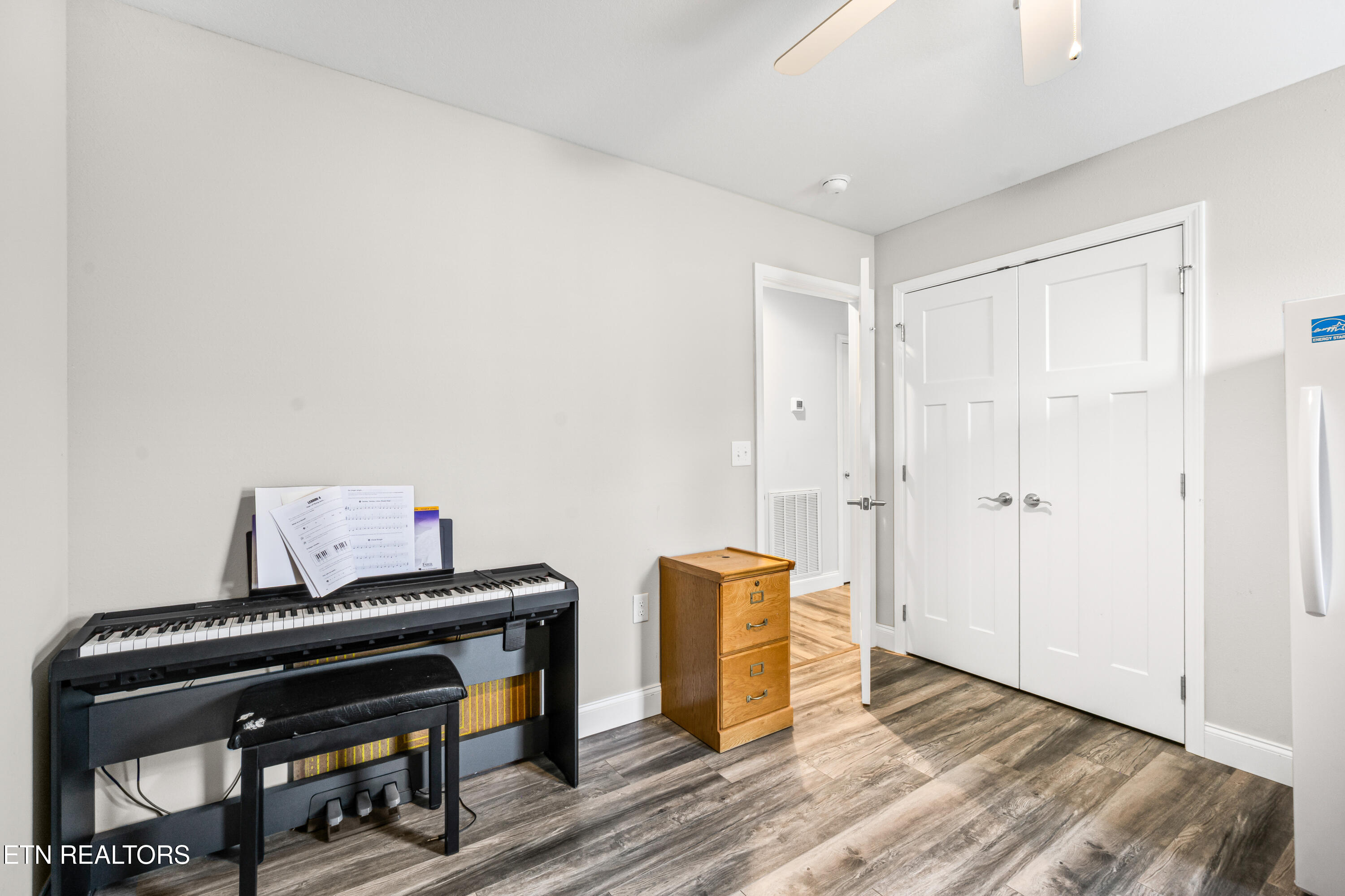 197 Panther Valley Road Crossville, TN 38555 - Photo 19 of 33 Guest Bedroom 2