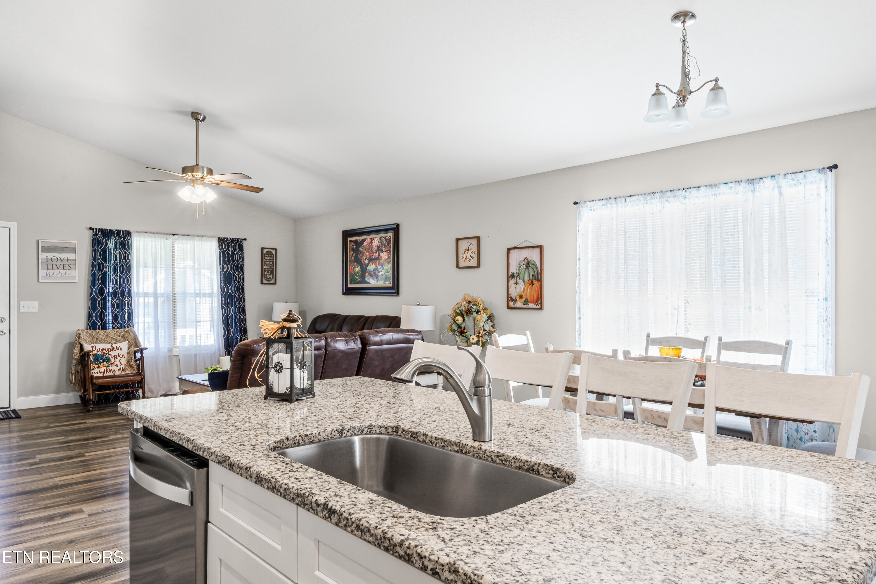 197 Panther Valley Road Crossville, TN 38555 - Photo 8 of 33 Kitchen Island