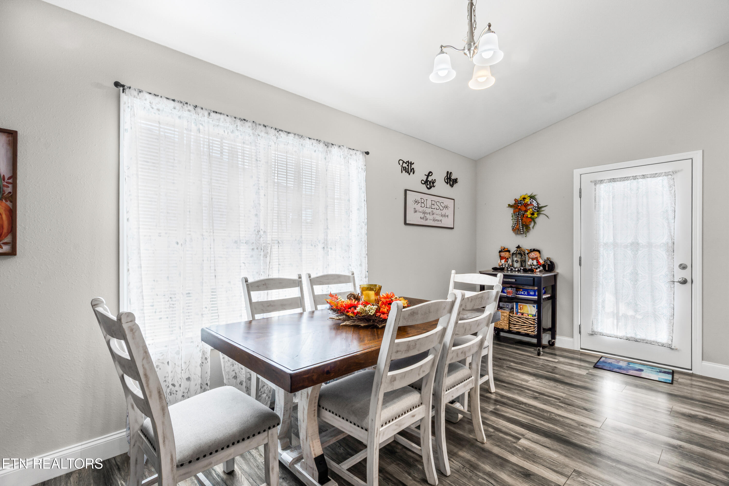 197 Panther Valley Road Crossville, TN 38555 - Photo 9 of 33 Dining Area