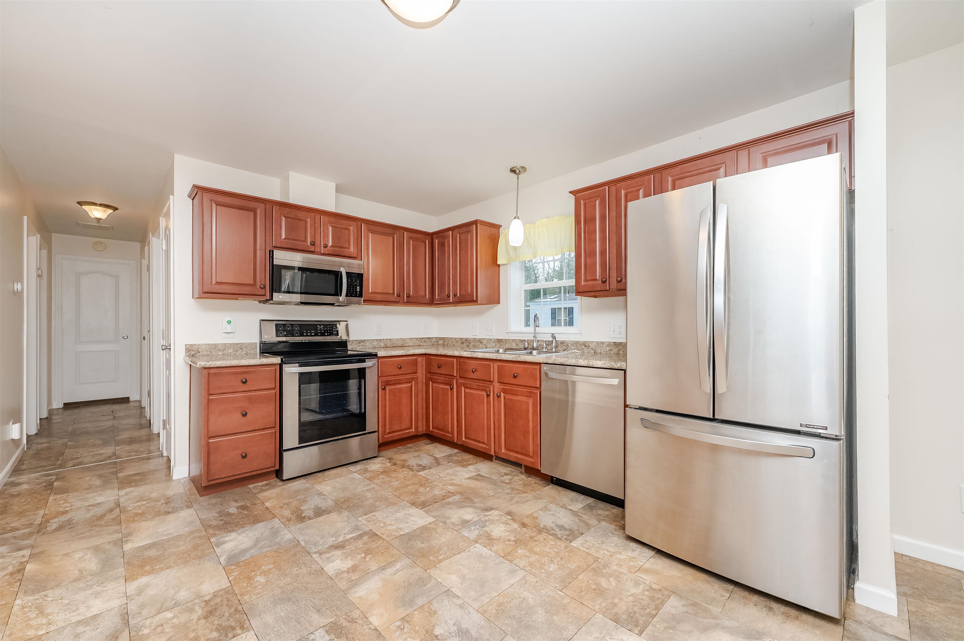 71 Eagle Drive Rochester, NH 03868 - Photo 6 of 34 Gallery Image 6