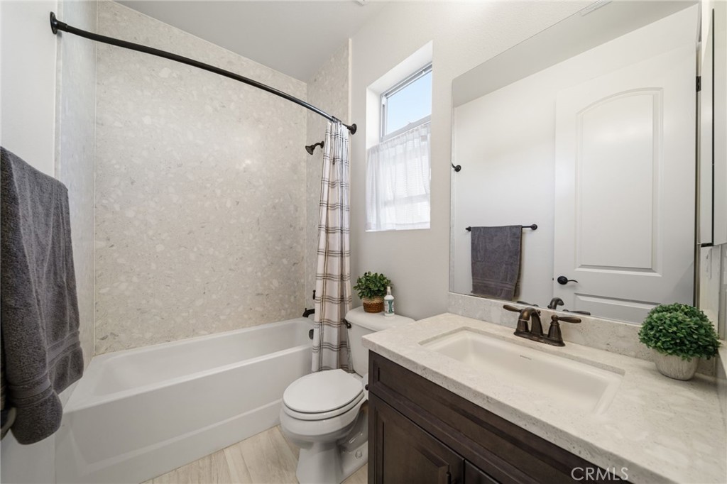 7876 Arroyo Vista Court Riverside, CA 92506 - Photo 44 of 75 ensuite to bedroom 4-second master