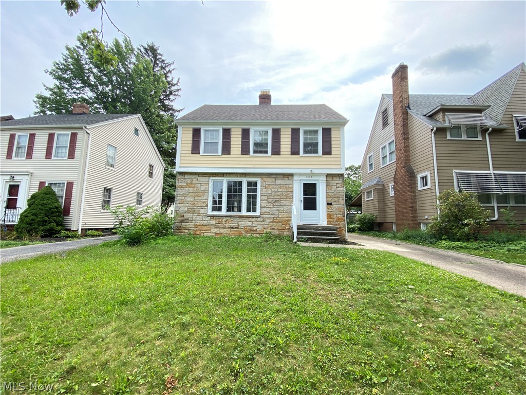 1055 Oxford Road Cleveland, OH 44121 - Photo 2 of 26 Gallery Image 2