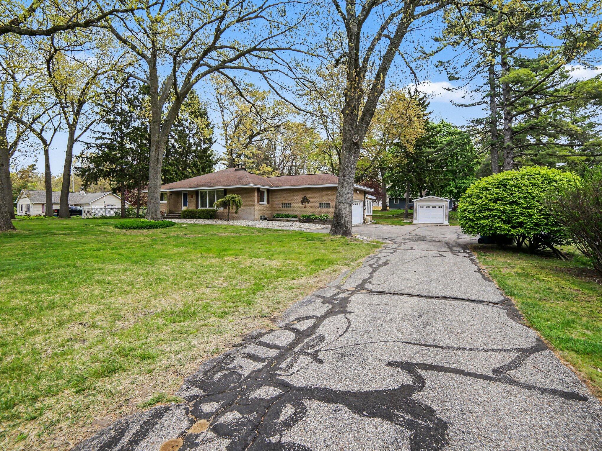 204 North Fruitport Road Spring Lake, MI 49456 - Photo 21 of 37 Extra garage