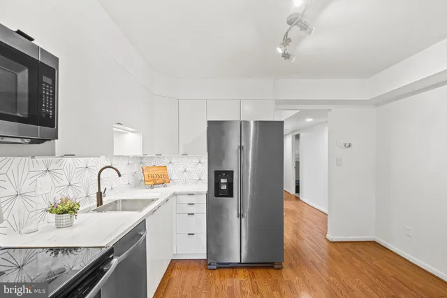 $2,200 | 2 Bailiffs Court, Unit 102, Lutherville-Timonium, MD 21093