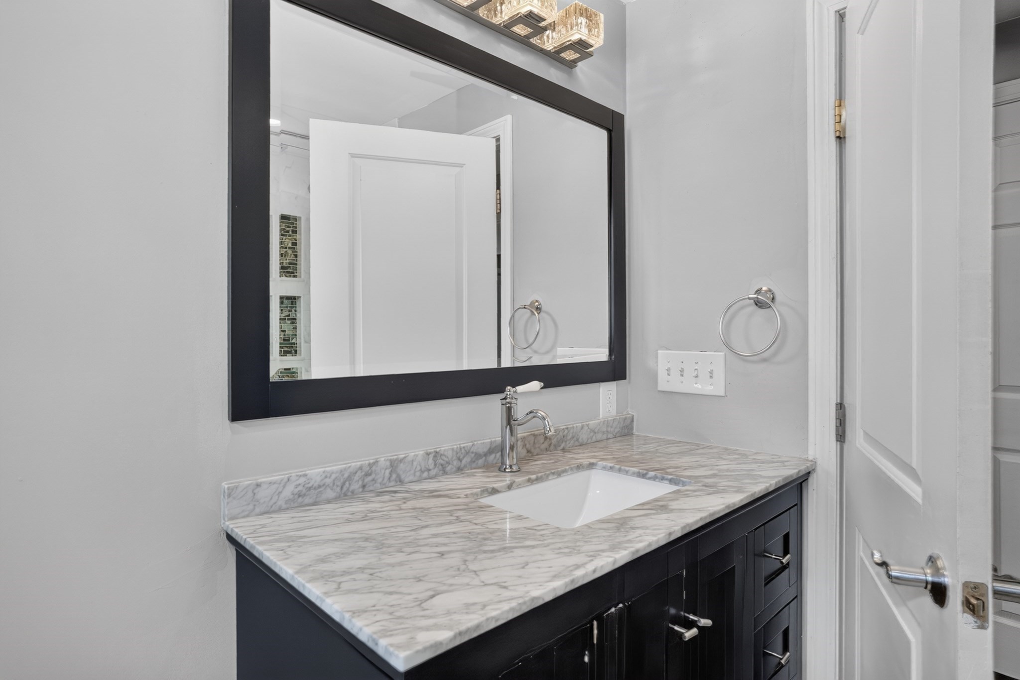 1061 Trapelo Road Waltham, MA 02451 - Photo 16 of 21 Gallery Image 16