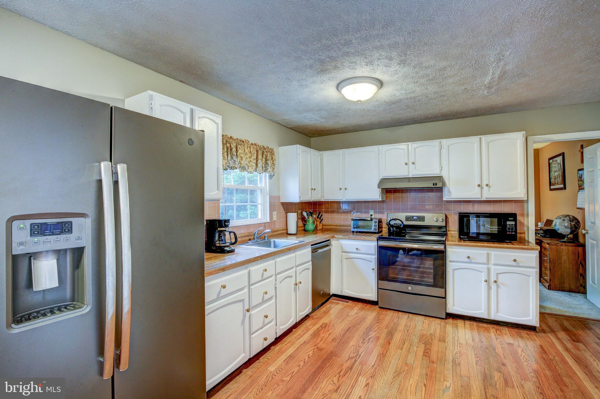 9865 Howes Road Dunkirk, MD 20754 - Photo 12 of 50 Kitchen