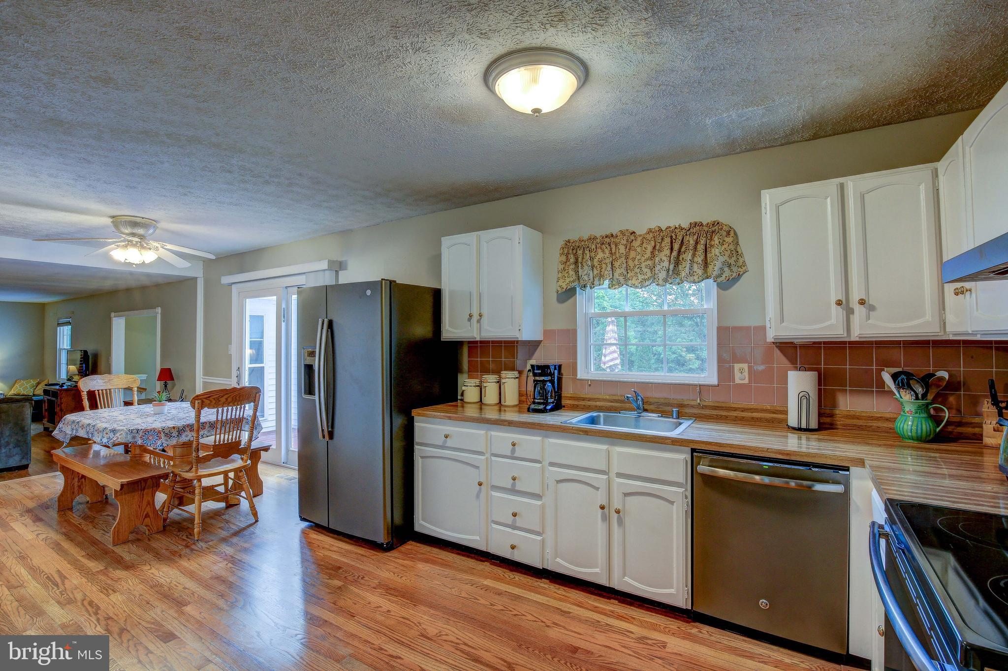 9865 Howes Road Dunkirk, MD 20754 - Photo 14 of 50 Kitchen
