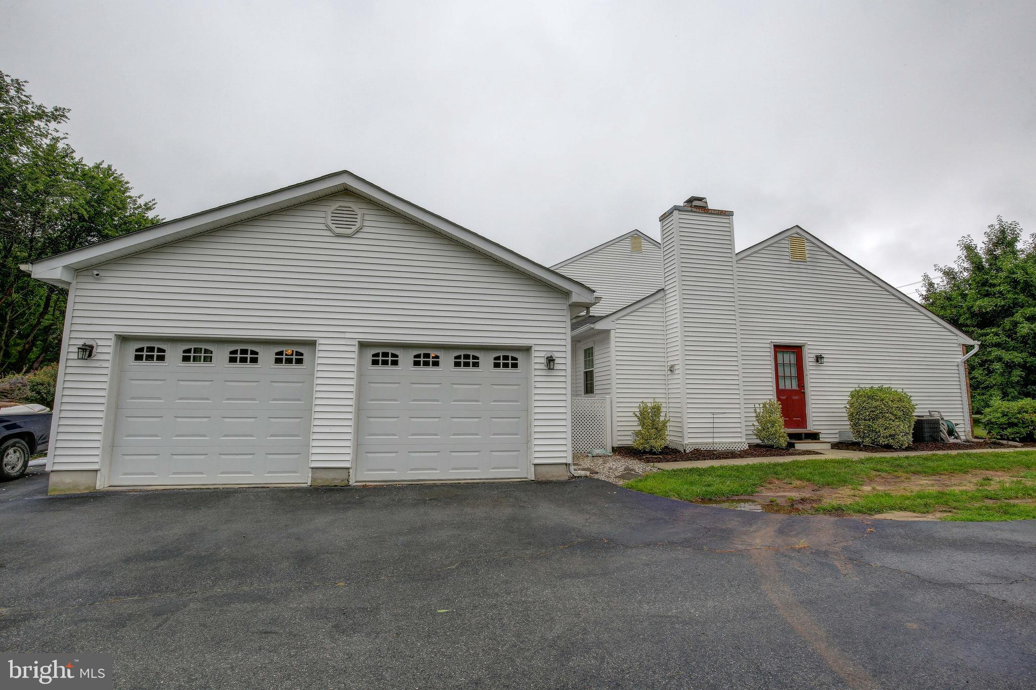9865 Howes Road Dunkirk, MD 20754 - Photo 4 of 50 2-Car Detached Garage