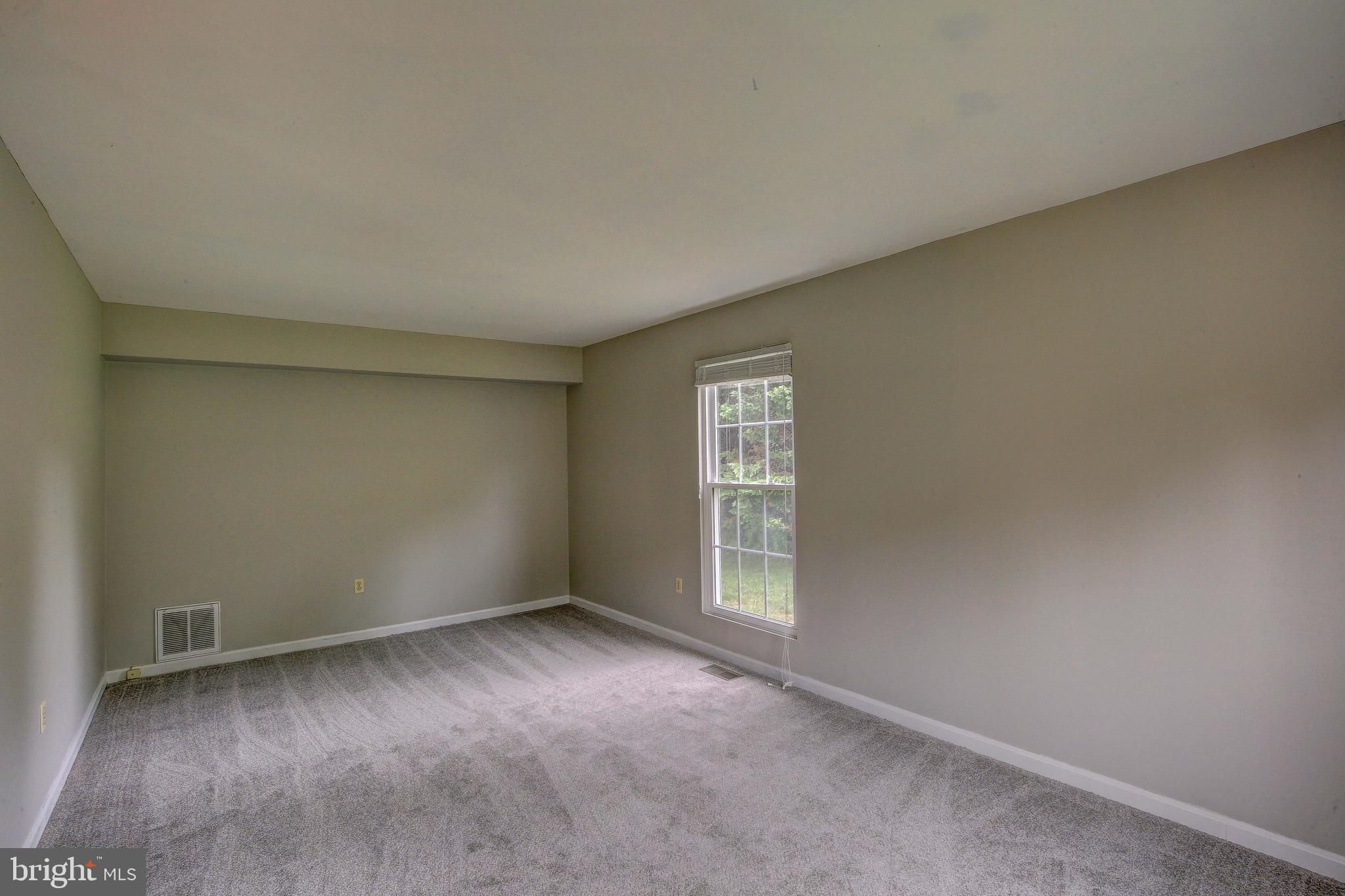 9865 Howes Road Dunkirk, MD 20754 - Photo 9 of 50 Living Room