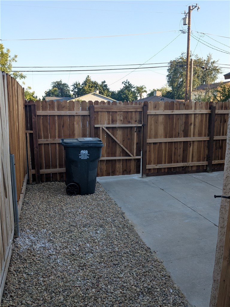 1209 Wilson Road, Unit A Bakersfield, CA 93304 - Photo 13 of 18