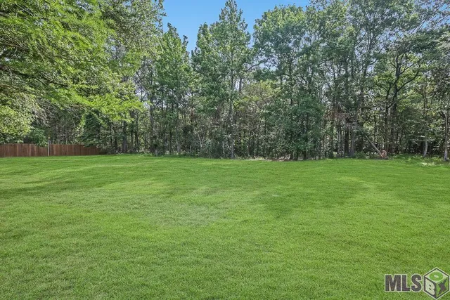 $339,900 | 6720 Stoneshire Drive, Baton Rouge, LA 70818