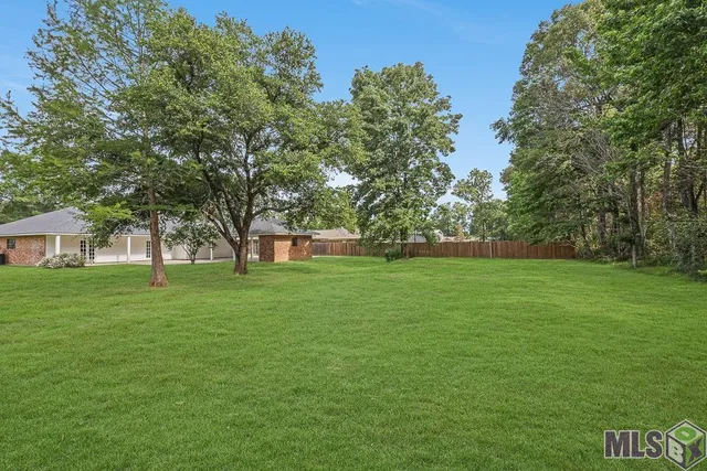 $339,900 | 6720 Stoneshire Drive, Baton Rouge, LA 70818