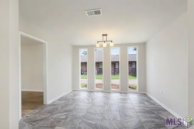 $339,900 | 6720 Stoneshire Drive, Baton Rouge, LA 70818